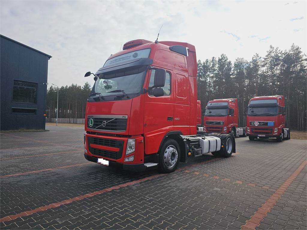 Volvo FH13 XXL NEW TIRES MANUAL 420 EURO 5 2011  - Cabeza tractora: foto 2 Volvo FH13 XXL NEW TIRES MANUAL 420 EURO 5 2011  - Cabeza tractora: foto 2