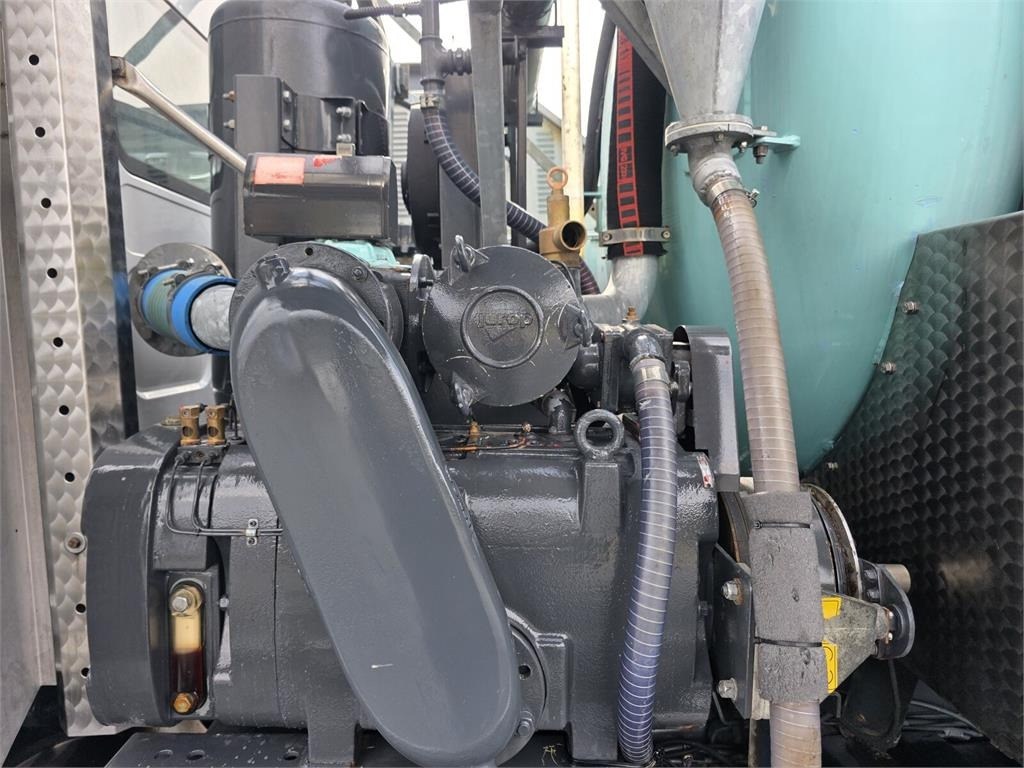 Leasing financiero de DAF WUKO JUROP KOMBI FOR SEWAGE CLEANING  leasing DAF WUKO JUROP KOMBI FOR SEWAGE CLEANING: foto 12