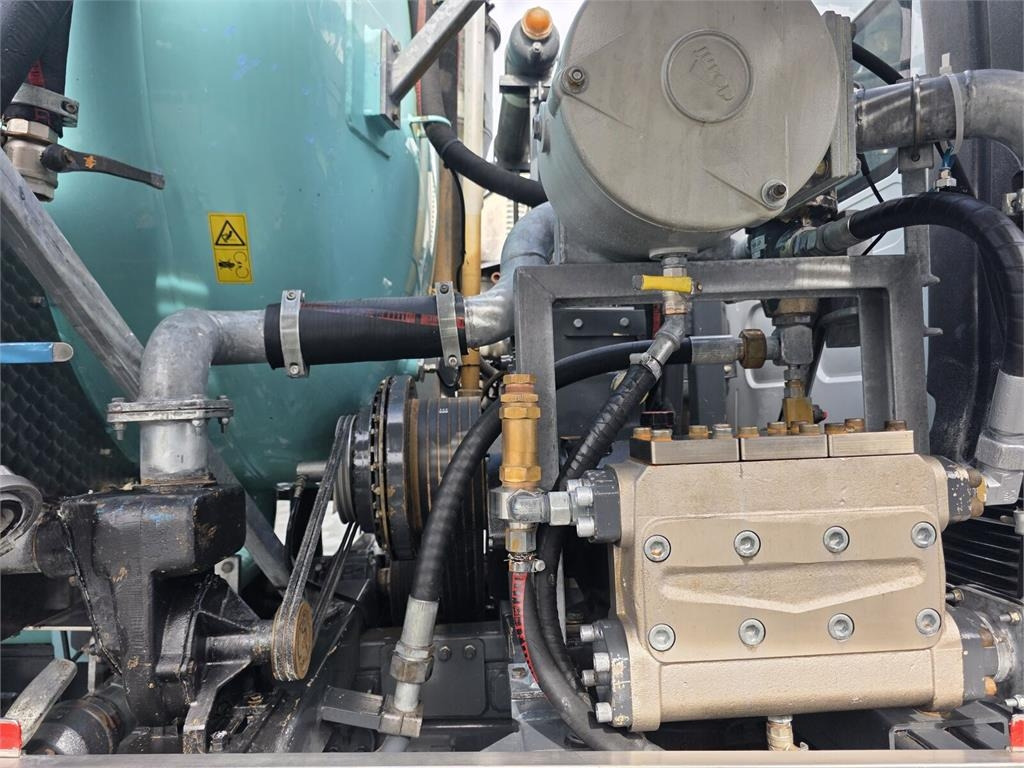 Leasing financiero de DAF WUKO JUROP KOMBI FOR SEWAGE CLEANING  leasing DAF WUKO JUROP KOMBI FOR SEWAGE CLEANING: foto 28