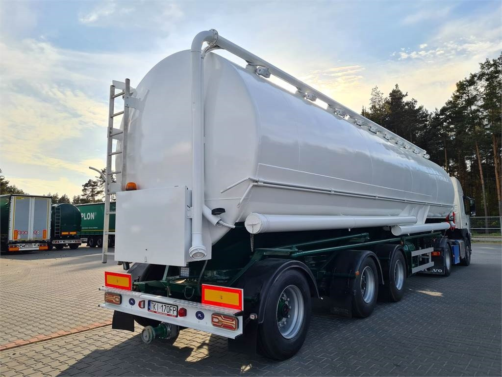 Lambrecht with suction WELGRO fodder, flour, wheat - Cisterna semirremolque: foto 1 Lambrecht with suction WELGRO fodder, flour, wheat - Cisterna semirremolque: foto 1