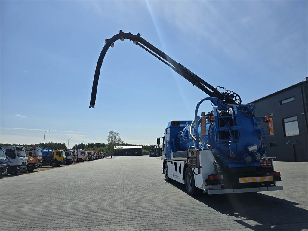 Vehículo municipal Renault 4x2 WUKO RIVARD for collecting liquid waste: foto 8