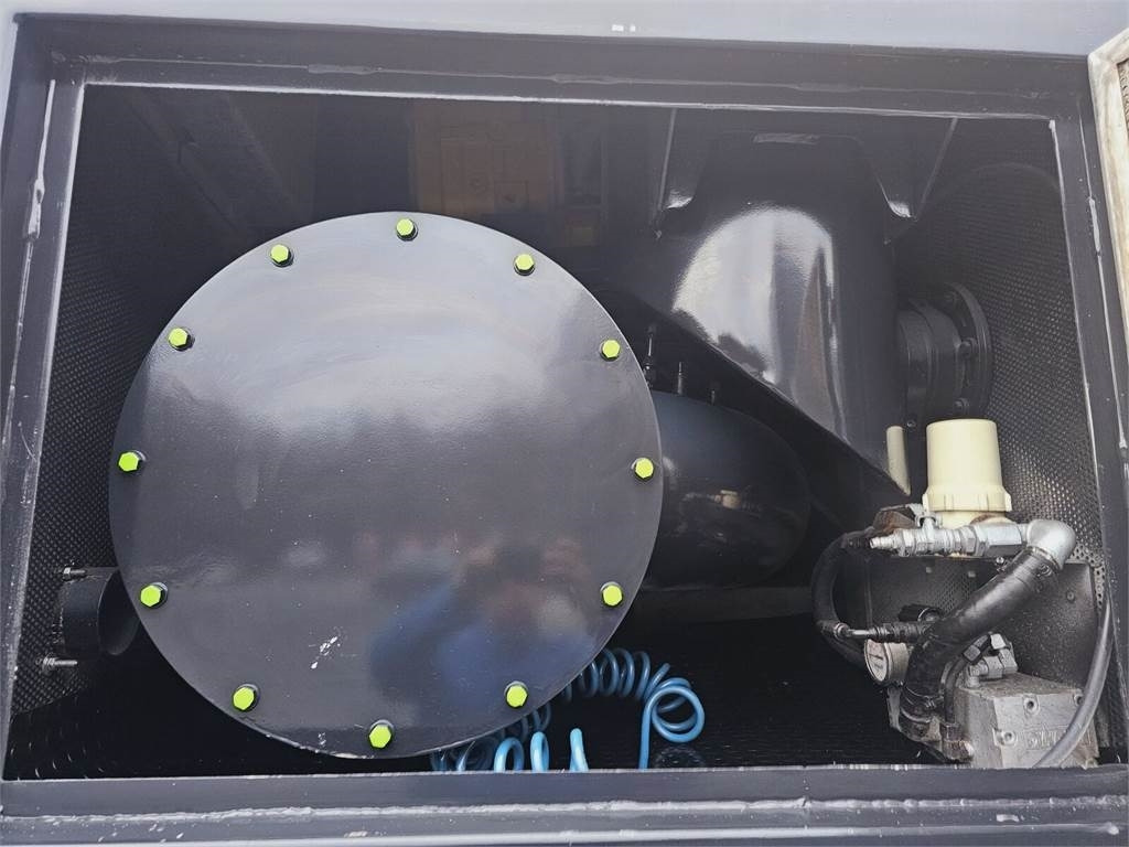 Volvo Disab Centurion P210/9 Suction-blowing vacuum load - Limpieza de alcantarillado: foto 5 Volvo Disab Centurion P210/9 Suction-blowing vacuum load - Limpieza de alcantarillado: foto 5