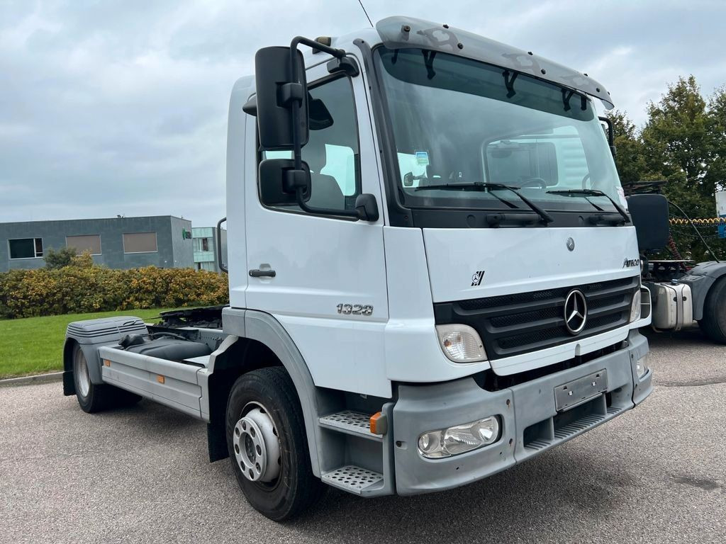 Mercedes-Benz Atego 1328 LS 4x2 + Diagnose Auflieger Mercedes-Benz Atego 1328 LS 4x2 + Diagnose Auflieger - Cabeza tractora: foto 4 Mercedes-Benz Atego 1328 LS 4x2 + Diagnose Auflieger Mercedes-Benz Atego 1328 LS 4x2 + Diagnose Auflieger - Cabeza tractora: foto 4