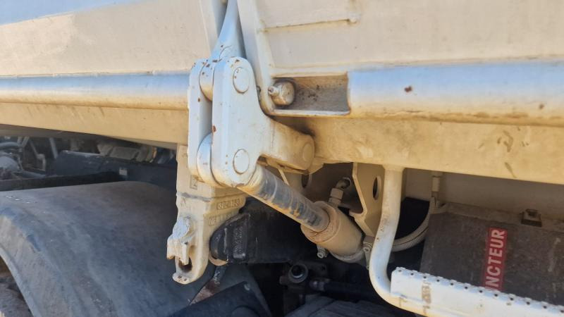 Iveco Trakker 410 - Volquete camión: foto 5 Iveco Trakker 410 - Volquete camión: foto 5