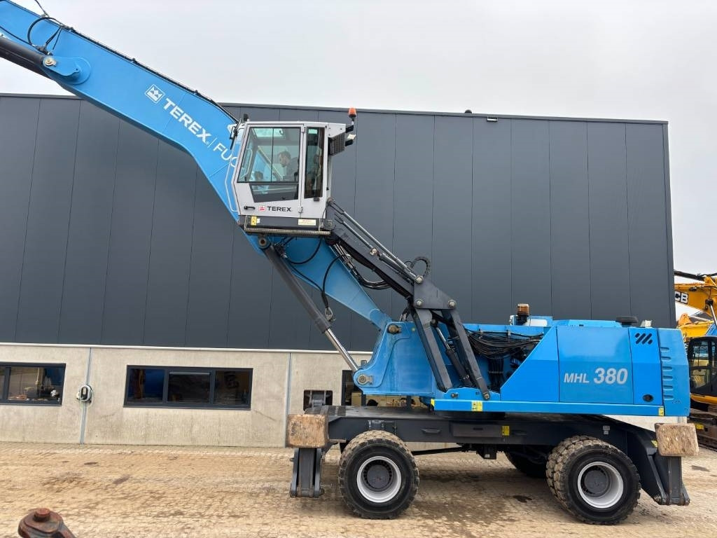 Fuchs MHL 380 -- only 6650 real working hours - Manipulador de materiales: foto 3 Fuchs MHL 380 -- only 6650 real working hours - Manipulador de materiales: foto 3