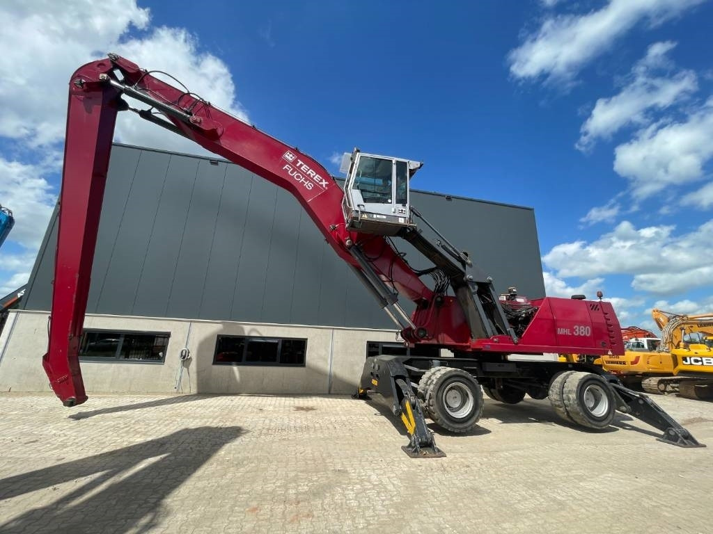 Fuchs MHL380 -- MHL 380 -- 21 mtr reach - Manipulador de materiales: foto 1 Fuchs MHL380 -- MHL 380 -- 21 mtr reach - Manipulador de materiales: foto 1