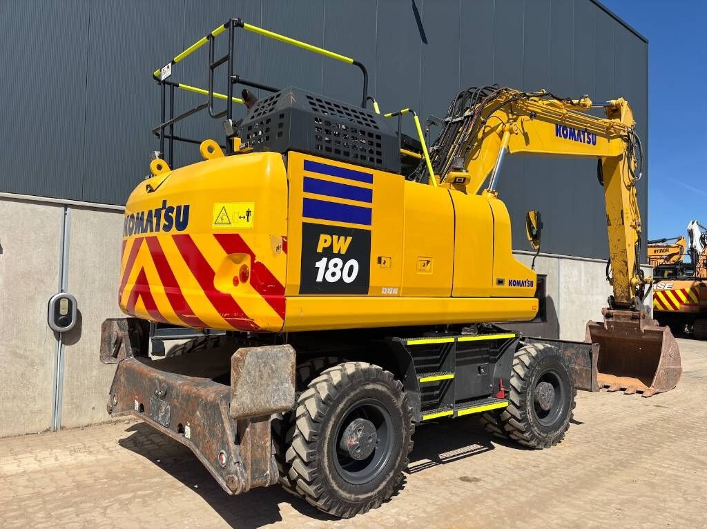 Komatsu PW 180-11 - PW180 - PW 160 - PW 200 - PW220 - Excavadora de ruedas: foto 5 Komatsu PW 180-11 - PW180 - PW 160 - PW 200 - PW220 - Excavadora de ruedas: foto 5