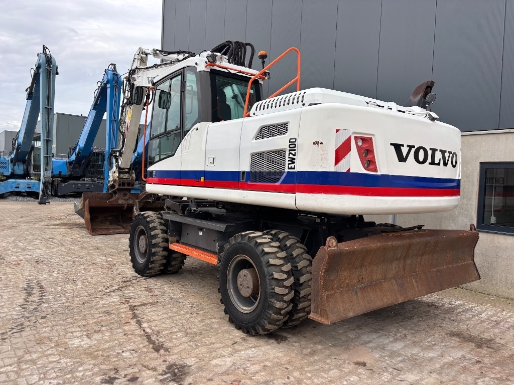 Volvo EW 210 D - EW210 - EW210D - EW 180 - EW 240 - Excavadora de ruedas: foto 4 Volvo EW 210 D - EW210 - EW210D - EW 180 - EW 240 - Excavadora de ruedas: foto 4