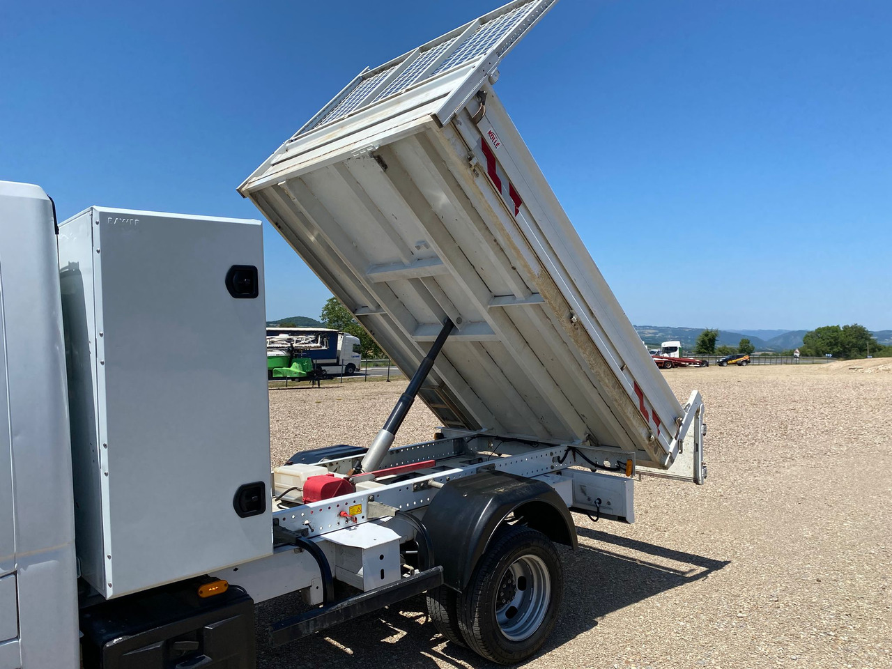 RENAULT Master III 2.3 DCI 165 ENERGY GRAND CONFORT BENNE+COFFRE - Volquete furgoneta: foto 5 RENAULT Master III 2.3 DCI 165 ENERGY GRAND CONFORT BENNE+COFFRE - Volquete furgoneta: foto 5