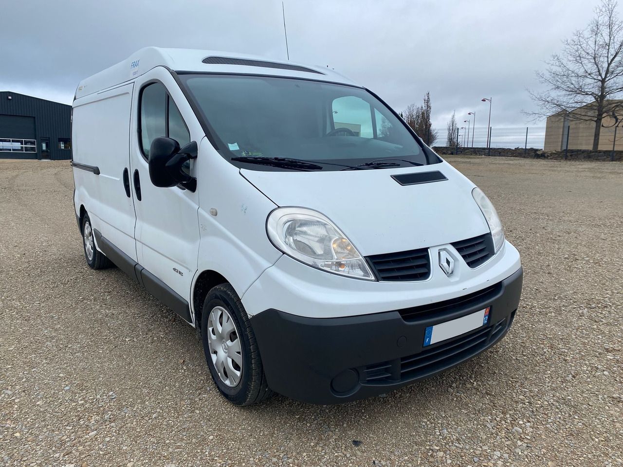 RENAULT Trafic II FRIGO L2 2.0 dCi 115 Confort - Frigorífico furgoneta: foto 1 RENAULT Trafic II FRIGO L2 2.0 dCi 115 Confort - Frigorífico furgoneta: foto 1