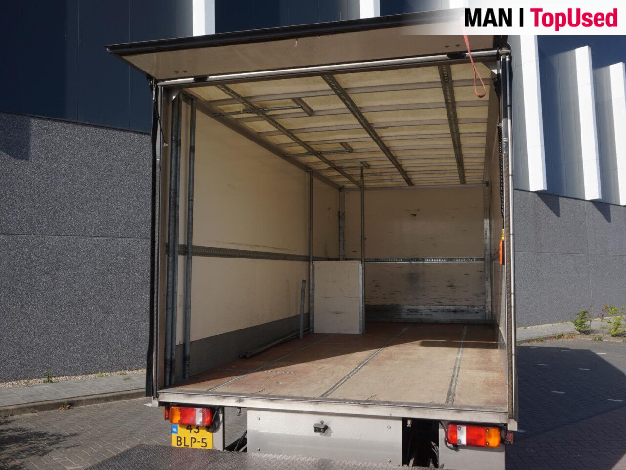MAN TGL 8.160 4X2 BB - Camión caja cerrada: foto 5 MAN TGL 8.160 4X2 BB - Camión caja cerrada: foto 5