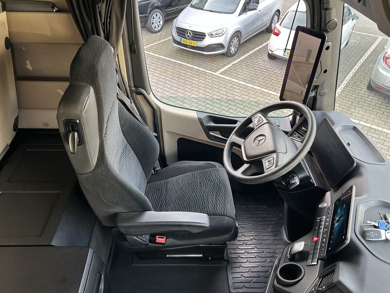 Mercedes-Benz Actros 1842 Streamspace / 575 dkm / Tacho V2 / Night AC / APK TUV 10-26 - Cabeza tractora: foto 3 Mercedes-Benz Actros 1842 Streamspace / 575 dkm / Tacho V2 / Night AC / APK TUV 10-26 - Cabeza tractora: foto 3