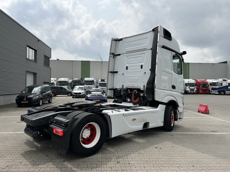Mercedes-Benz Actros 1845 Gigaspace / 549 dkm / 2 Tanks / Stand Airco / New Tacho V2 - Cabeza tractora: foto 2 Mercedes-Benz Actros 1845 Gigaspace / 549 dkm / 2 Tanks / Stand Airco / New Tacho V2 - Cabeza tractora: foto 2