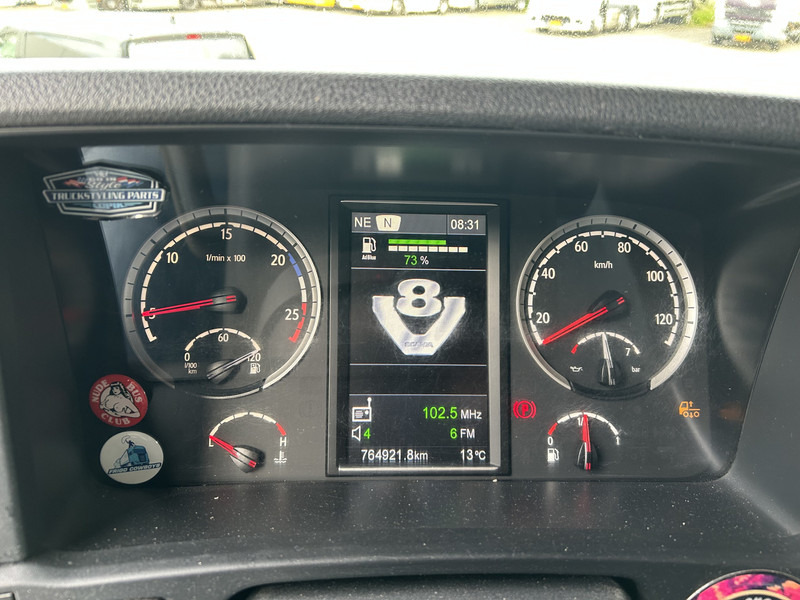 Scania R520 V8 / Showtruck / Buffl Special Interior / Vol Lucht / Retarder - Cabeza tractora: foto 4 Scania R520 V8 / Showtruck / Buffl Special Interior / Vol Lucht / Retarder - Cabeza tractora: foto 4