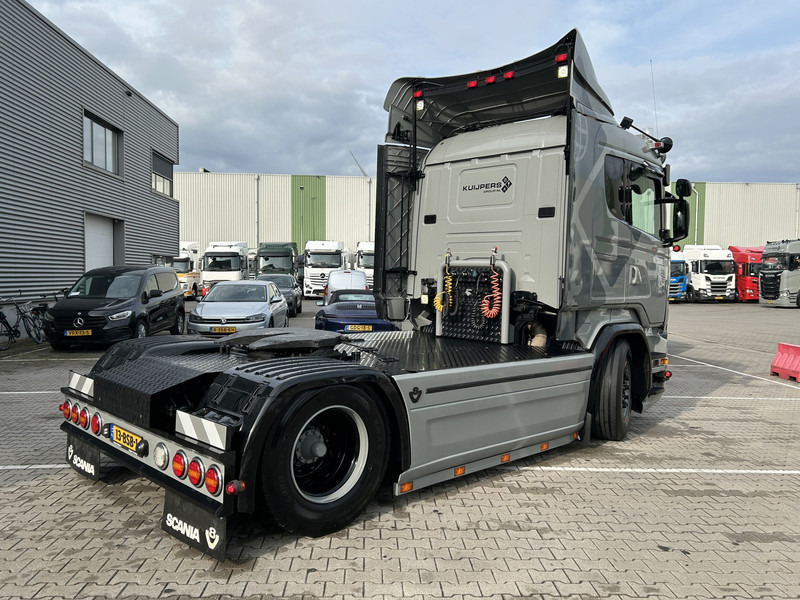 Scania R520 V8 / Showtruck / Buffl Special Interior / Vol Lucht / Retarder - Cabeza tractora: foto 2 Scania R520 V8 / Showtruck / Buffl Special Interior / Vol Lucht / Retarder - Cabeza tractora: foto 2