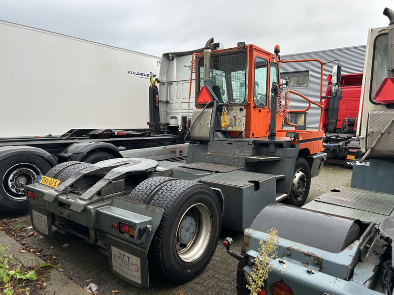 Terberg YT 182 Terminal Tractor / Allison - Cummins - Cabeza tractora: foto 2 Terberg YT 182 Terminal Tractor / Allison - Cummins - Cabeza tractora: foto 2