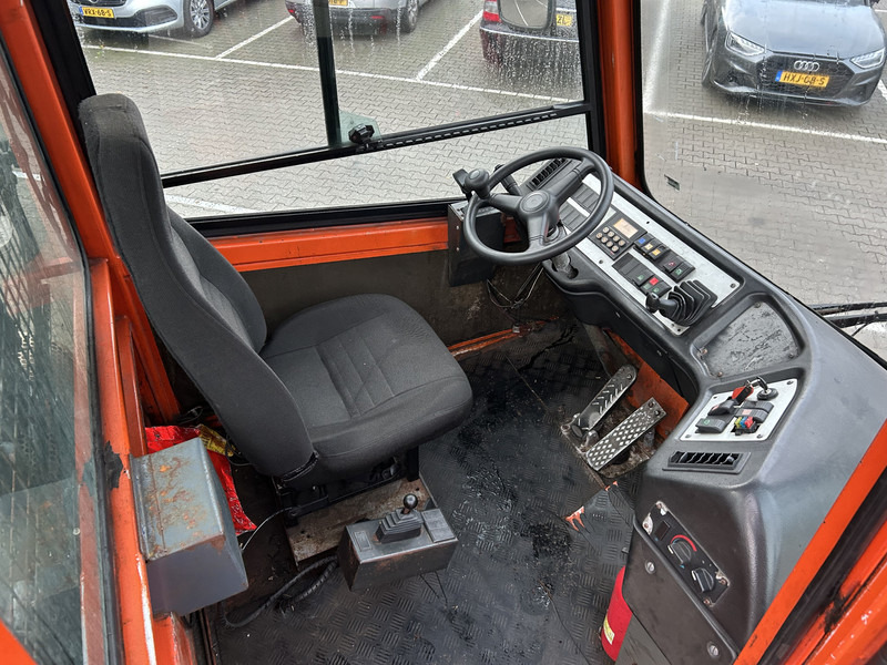 Terberg YT 182 Terminal Tractor / Allison - Cummins - Cabeza tractora: foto 3 Terberg YT 182 Terminal Tractor / Allison - Cummins - Cabeza tractora: foto 3