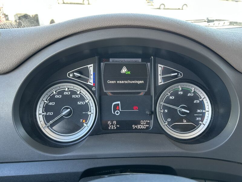 DAF CF 230 FA / 543 dkm / Tacho V2 / Box / Schuifzeil / Laadklep / APK TUV 08-26 - Camión lona: foto 4 DAF CF 230 FA / 543 dkm / Tacho V2 / Box / Schuifzeil / Laadklep / APK TUV 08-26 - Camión lona: foto 4