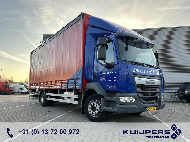 DAF LF 210 FA / 12 Ton / 376 dkm / Curtainside / Loadlift / APK TUV 05-26 - Camión lona: foto 1 DAF LF 210 FA / 12 Ton / 376 dkm / Curtainside / Loadlift / APK TUV 05-26 - Camión lona: foto 1