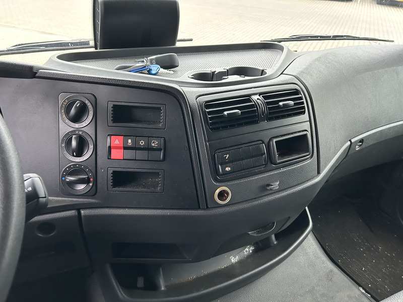 Mercedes-Benz Atego 1318 Euro 6 E / 12 Ton / 56 dkm / Box / Laadklep / APK 01-27 - Camión caja cerrada: foto 5 Mercedes-Benz Atego 1318 Euro 6 E / 12 Ton / 56 dkm / Box / Laadklep / APK 01-27 - Camión caja cerrada: foto 5