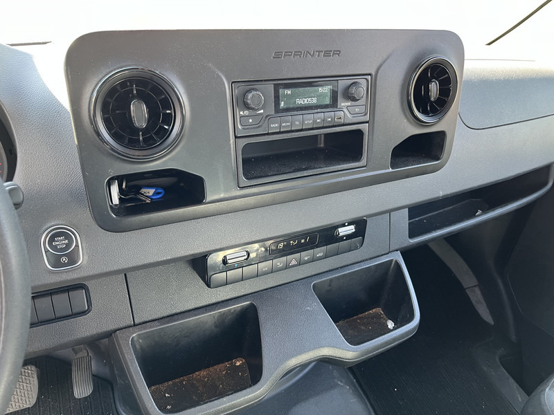 Mercedes-Benz Sprinter 315 1.9 CDI / Dak Schade - Roof Damage / Loadlift / APK TUV 07-26 - Furgoneta: foto 4 Mercedes-Benz Sprinter 315 1.9 CDI / Dak Schade - Roof Damage / Loadlift / APK TUV 07-26 - Furgoneta: foto 4