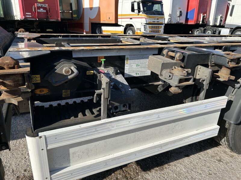 Renders Euro 800 / Multi Container Chassis / 20-30-40-45 ft / Liftas - Portacontenedore/ Intercambiable semirremolque: foto 4 Renders Euro 800 / Multi Container Chassis / 20-30-40-45 ft / Liftas - Portacontenedore/ Intercambiable semirremolque: foto 4
