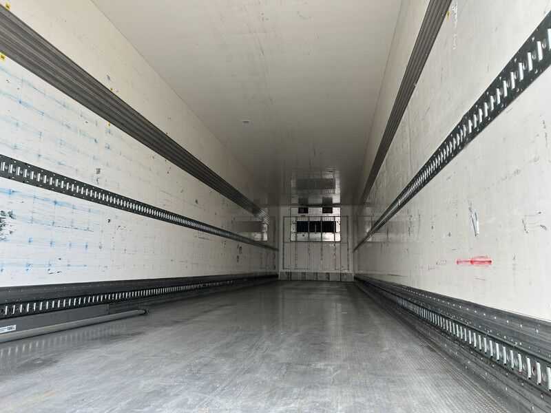 SYSTEM TRAILERS - VeDeCar / Carrier Vector 1550 / Frigo / APK TUV 09-26 - Frigorífico semirremolque: foto 3 SYSTEM TRAILERS - VeDeCar / Carrier Vector 1550 / Frigo / APK TUV 09-26 - Frigorífico semirremolque: foto 3