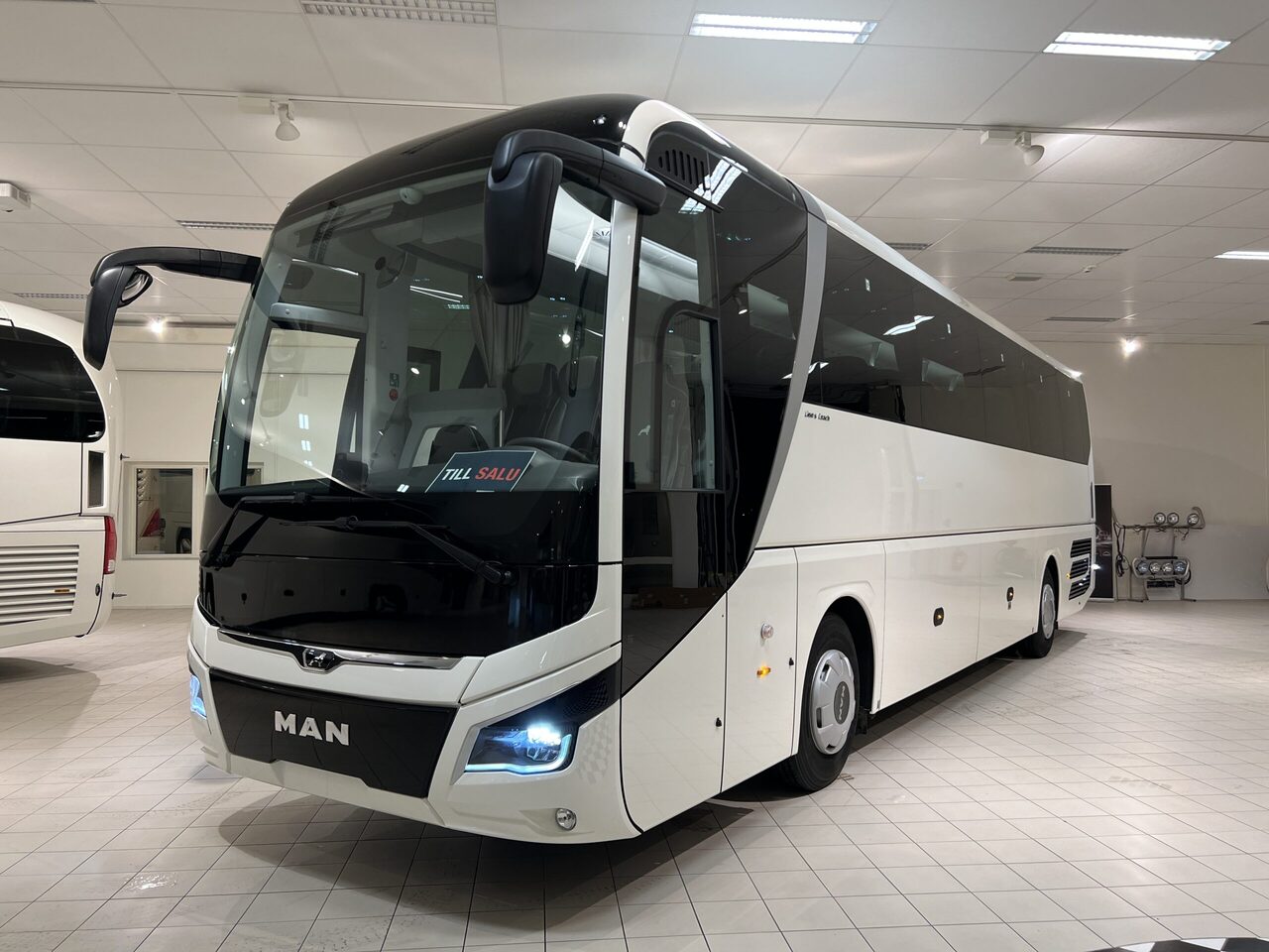 MAN Lions Coach R07 Euro 6E - Autocar: foto 2 MAN Lions Coach R07 Euro 6E - Autocar: foto 2
