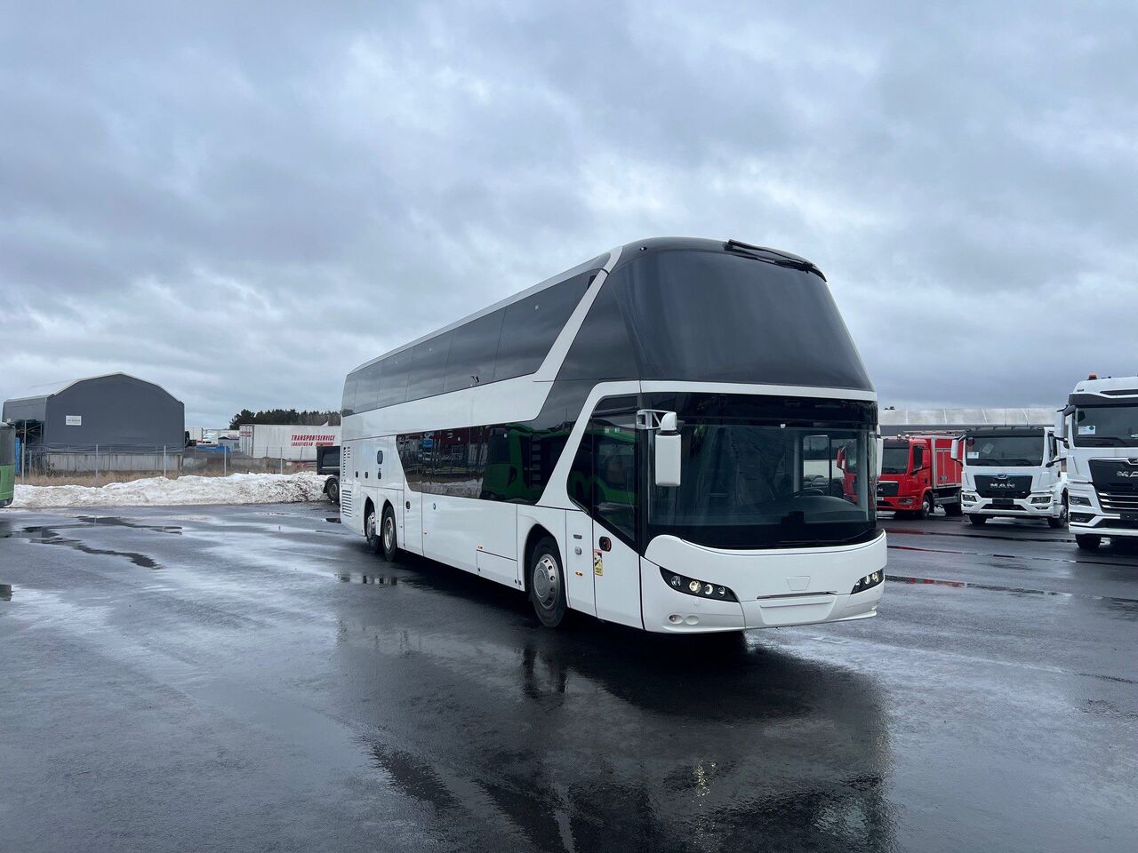 Neoplan Skyliner P06 Euro 6C V.I.P Exclusive Class - Autocar: foto 2 Neoplan Skyliner P06 Euro 6C V.I.P Exclusive Class - Autocar: foto 2