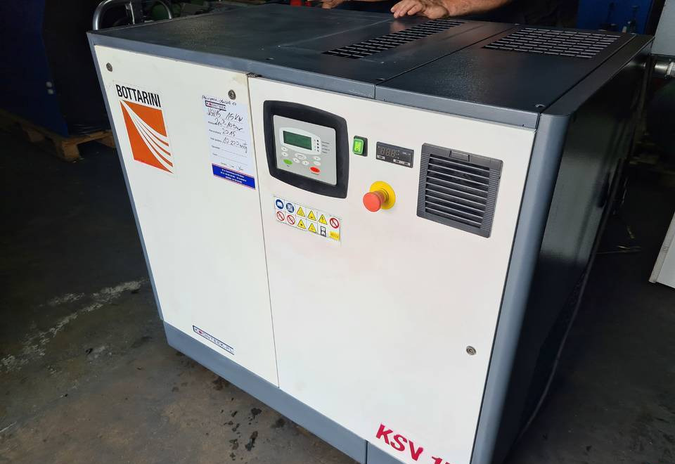 Kompresor śrubowy BOTTARINI KSV 15, 15 kw, 2015r - Compresor de aire: foto 2 Kompresor śrubowy BOTTARINI KSV 15, 15 kw, 2015r - Compresor de aire: foto 2