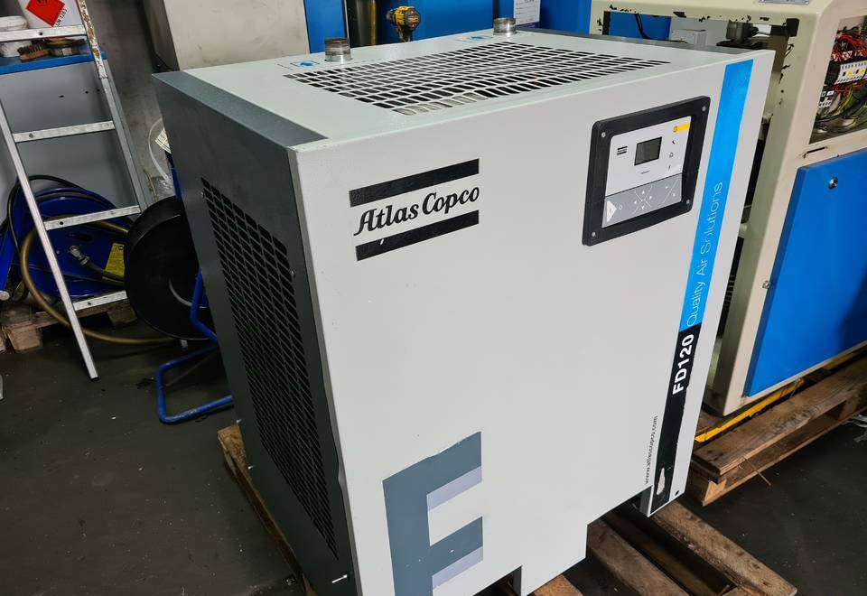 OSUSZACZ ZIĘBNICZY ATLAS COPCO FD 120 7,2m3 - Compresor de aire: foto 1 OSUSZACZ ZIĘBNICZY ATLAS COPCO FD 120 7,2m3 - Compresor de aire: foto 1