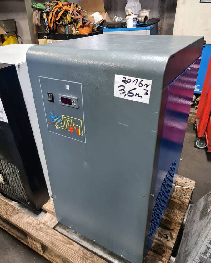 OSUSZACZ ZIĘBNICZY ATLAS COPCO FX 8 3,6m3/min - Compresor de aire: foto 1 OSUSZACZ ZIĘBNICZY ATLAS COPCO FX 8 3,6m3/min - Compresor de aire: foto 1