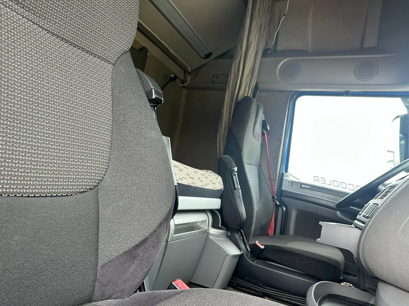 Camión lona DAF XF 440 6x2 / SUPERSPACECAB / KOMBI MIT ANHANGER SCHMITZ 2016 / DURCHLADEN / 2 STUCK: foto 17