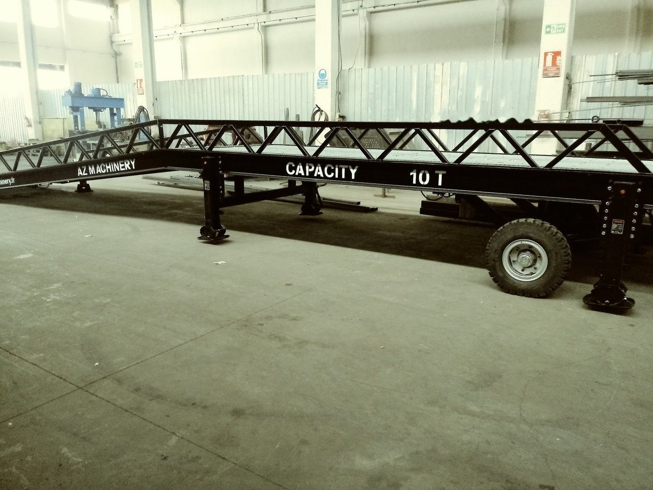 AZ RAMP STAR-10-XL mobile loading ramp - Rampa de carga: foto 4 AZ RAMP STAR-10-XL mobile loading ramp - Rampa de carga: foto 4