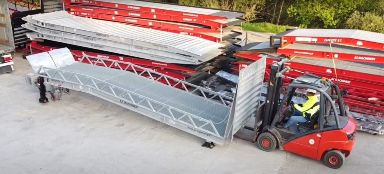 Loading Ramp with with hydraulic tilting bridge - AZ RAMP - STAR- 8T FULL GALVA - Rampa de carga: foto 3 Loading Ramp with with hydraulic tilting bridge - AZ RAMP - STAR- 8T FULL GALVA - Rampa de carga: foto 3