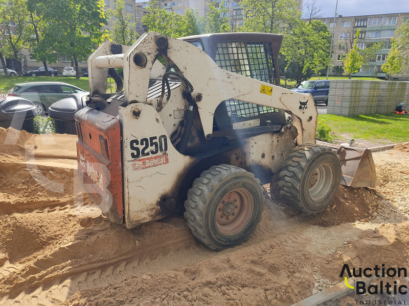 Bobcat S 250 - Minicargadora: foto 4 Bobcat S 250 - Minicargadora: foto 4