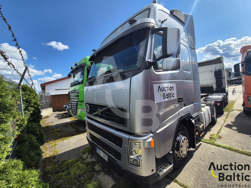 Volvo FH12 - Cabeza tractora: foto 1 Volvo FH12 - Cabeza tractora: foto 1