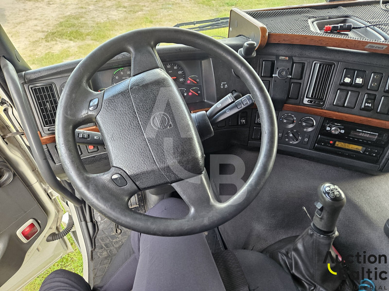 Cabeza tractora Volvo FM460: foto 7