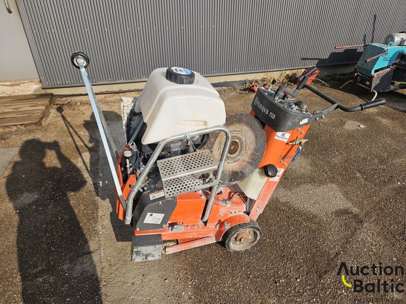 Husqvarna FS524 - Construcción de carreteras: foto 1 Husqvarna FS524 - Construcción de carreteras: foto 1