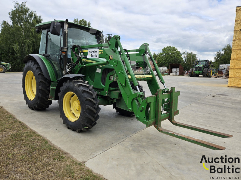 John Deere 5100 R - Tractor: foto 1 John Deere 5100 R - Tractor: foto 1