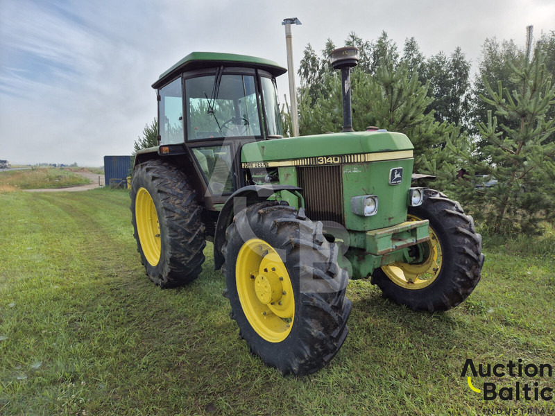 John Deere MFWD - Tractor: foto 2 John Deere MFWD - Tractor: foto 2