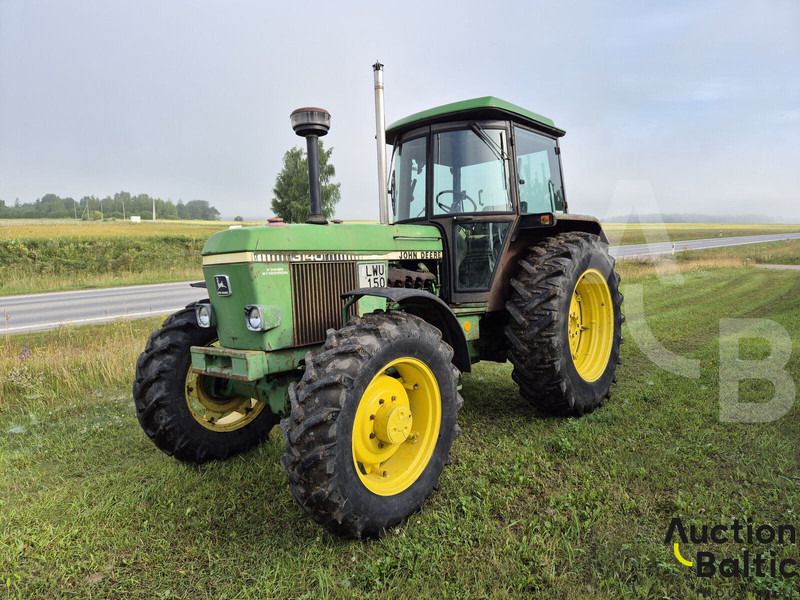 John Deere MFWD - Tractor: foto 1 John Deere MFWD - Tractor: foto 1