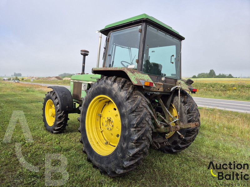 John Deere MFWD - Tractor: foto 4 John Deere MFWD - Tractor: foto 4