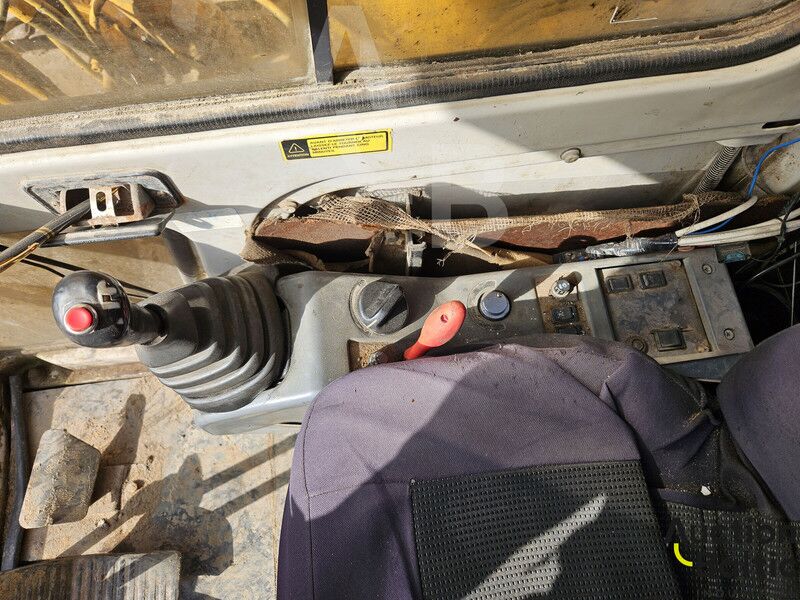 Excavadora de cadenas Kobelco SK 210 LC-1A: foto 9 Excavadora de cadenas Kobelco SK 210 LC-1A: foto 9