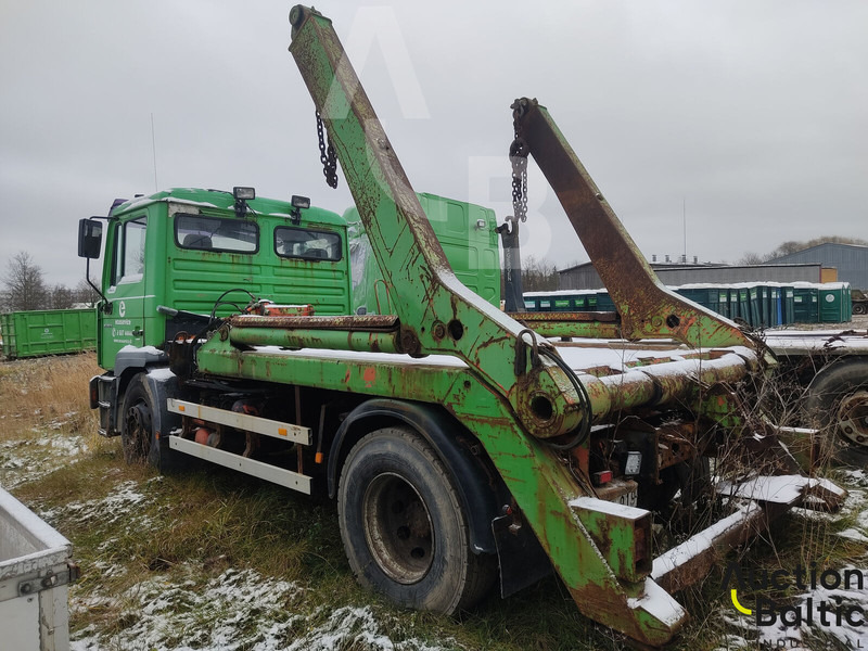 MAN 18.284 - Portacontenedor de cadenas camión: foto 4 MAN 18.284 - Portacontenedor de cadenas camión: foto 4