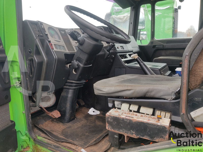 MAN 18.284 - Portacontenedor de cadenas camión: foto 5 MAN 18.284 - Portacontenedor de cadenas camión: foto 5