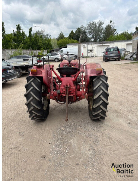 MCCORMICK International Farmall D-324 - Tractor: foto 5 MCCORMICK International Farmall D-324 - Tractor: foto 5