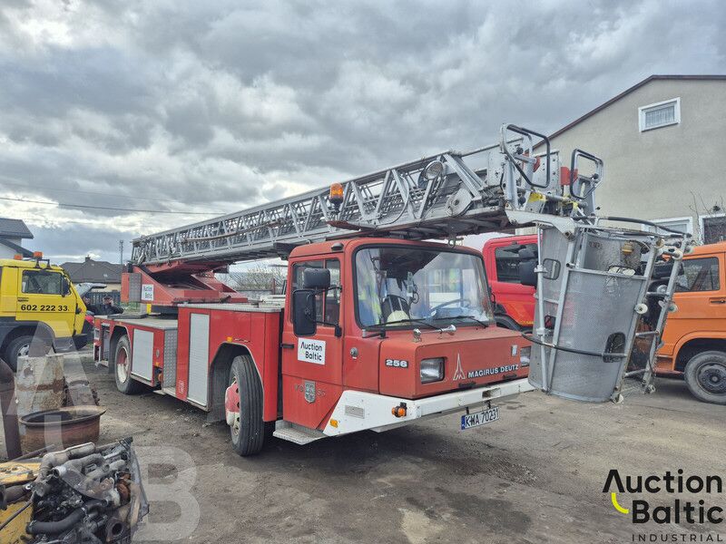 Magirus 256 - Camión con plataforma elevadora: foto 1 Magirus 256 - Camión con plataforma elevadora: foto 1