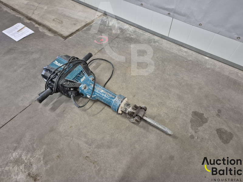 Makita HM1812 - Maquinaria de construcción: foto 1 Makita HM1812 - Maquinaria de construcción: foto 1