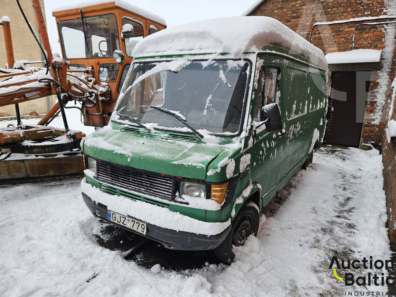 Mercedes-Benz 207D - Furgoneta pequeña: foto 1 Mercedes-Benz 207D - Furgoneta pequeña: foto 1